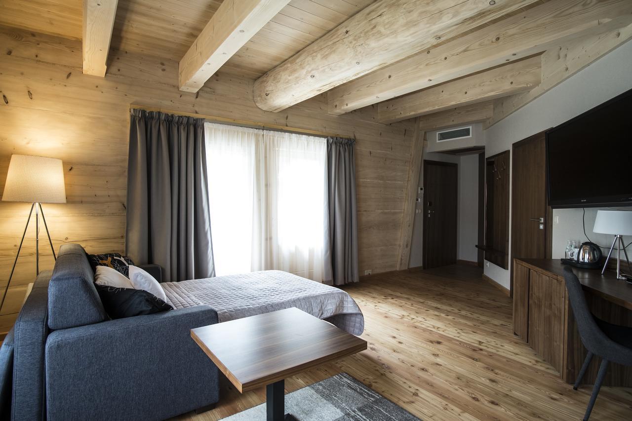 Deluxe Quadruple Room Balcony